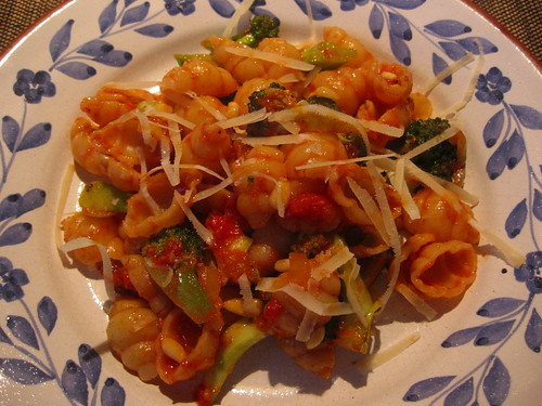 Gnocchi No. 85 with broccoli, anchovy and tomatosauce